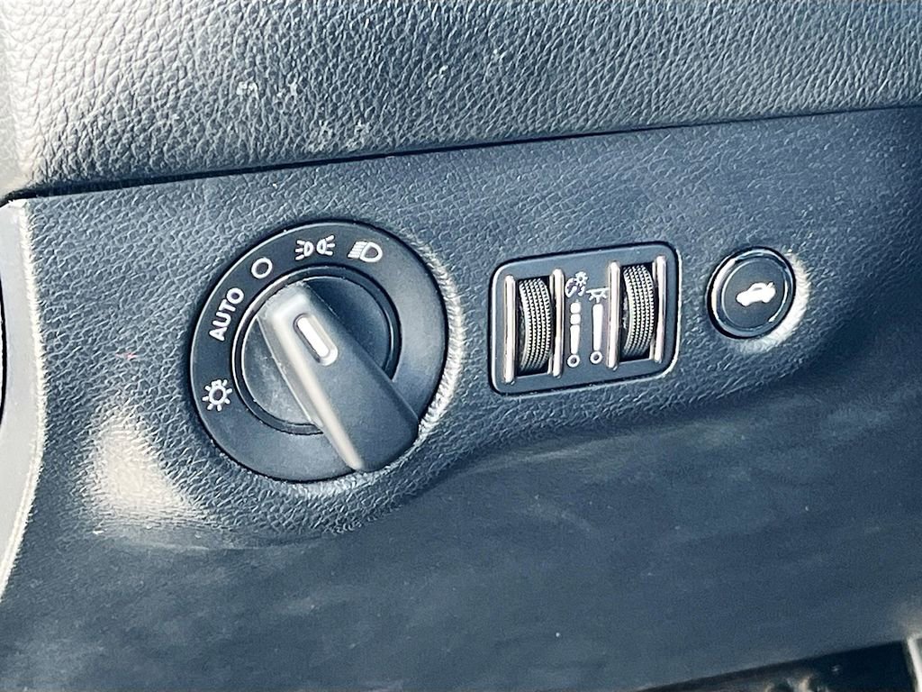 Used 2023 Dodge Challenger R/T w/ Blacktop Package image 10