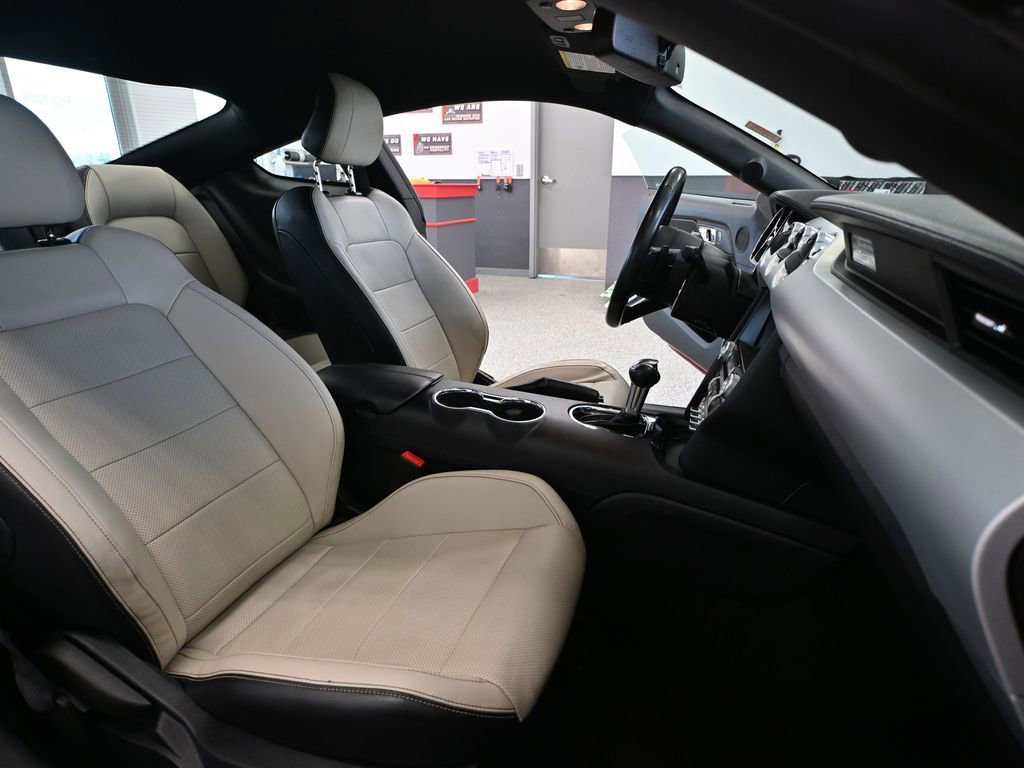 Used 2015 Ford Mustang Premium RWD image 39