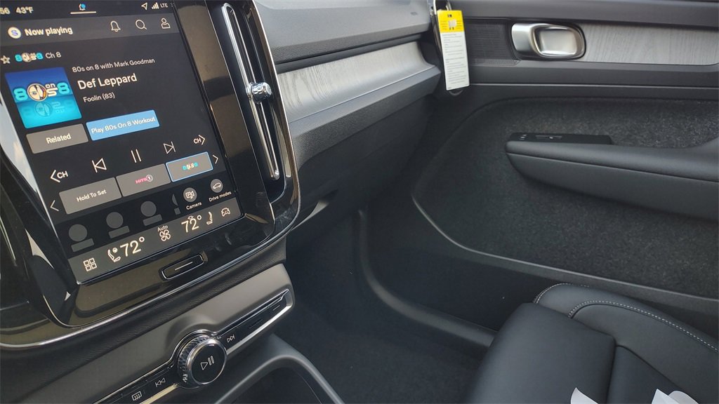 New 2026 Volvo XC40 B5 Plus w/ Climate Package image 24