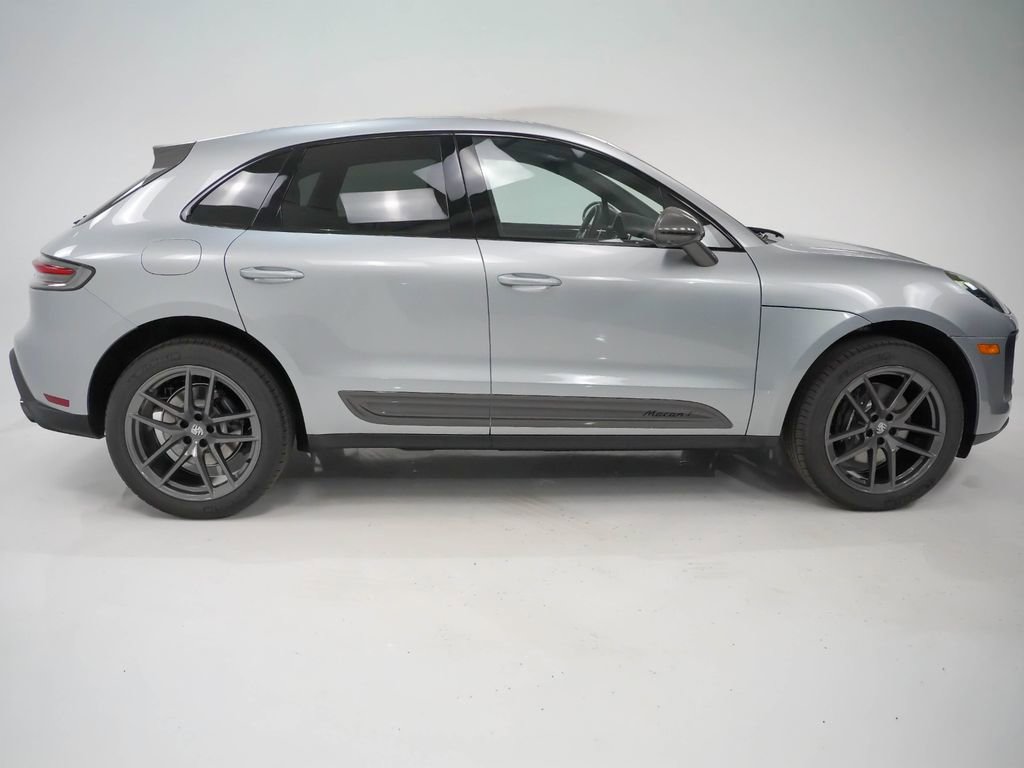 Certified 2025 Porsche Macan Turbo image 9