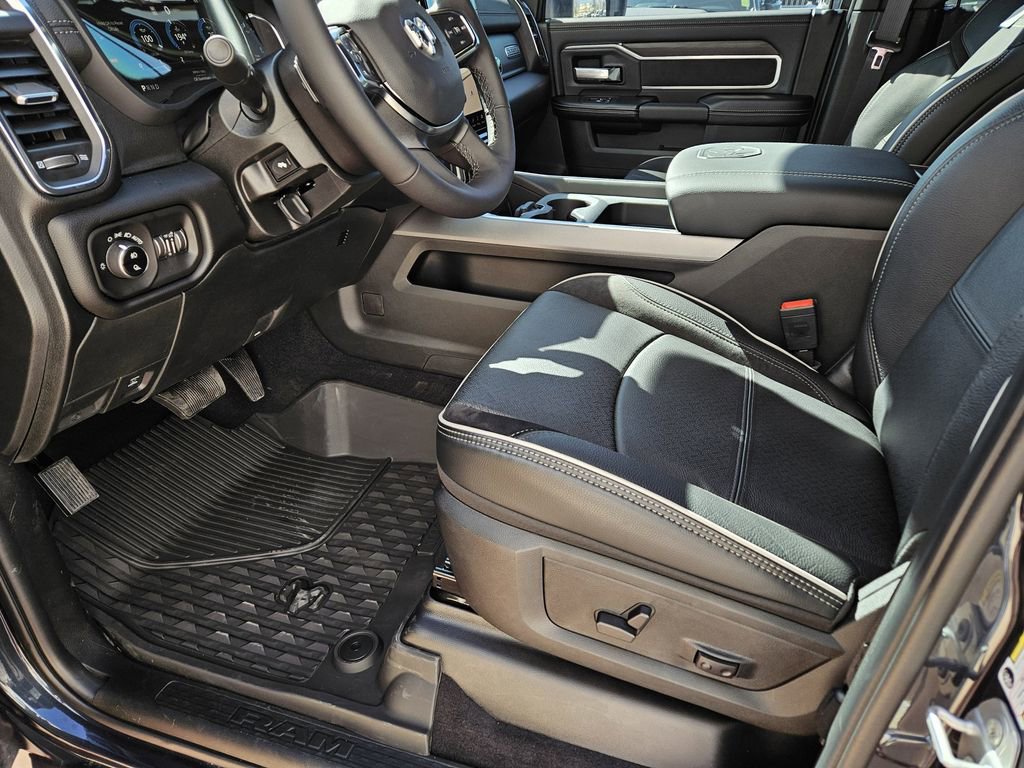New 2026 RAM 2500 Laramie AWD/4WD image 14