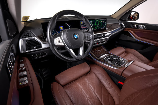 Used 2024 BMW X7 xDrive40i w/ Premium Package AWD/4WD image 29