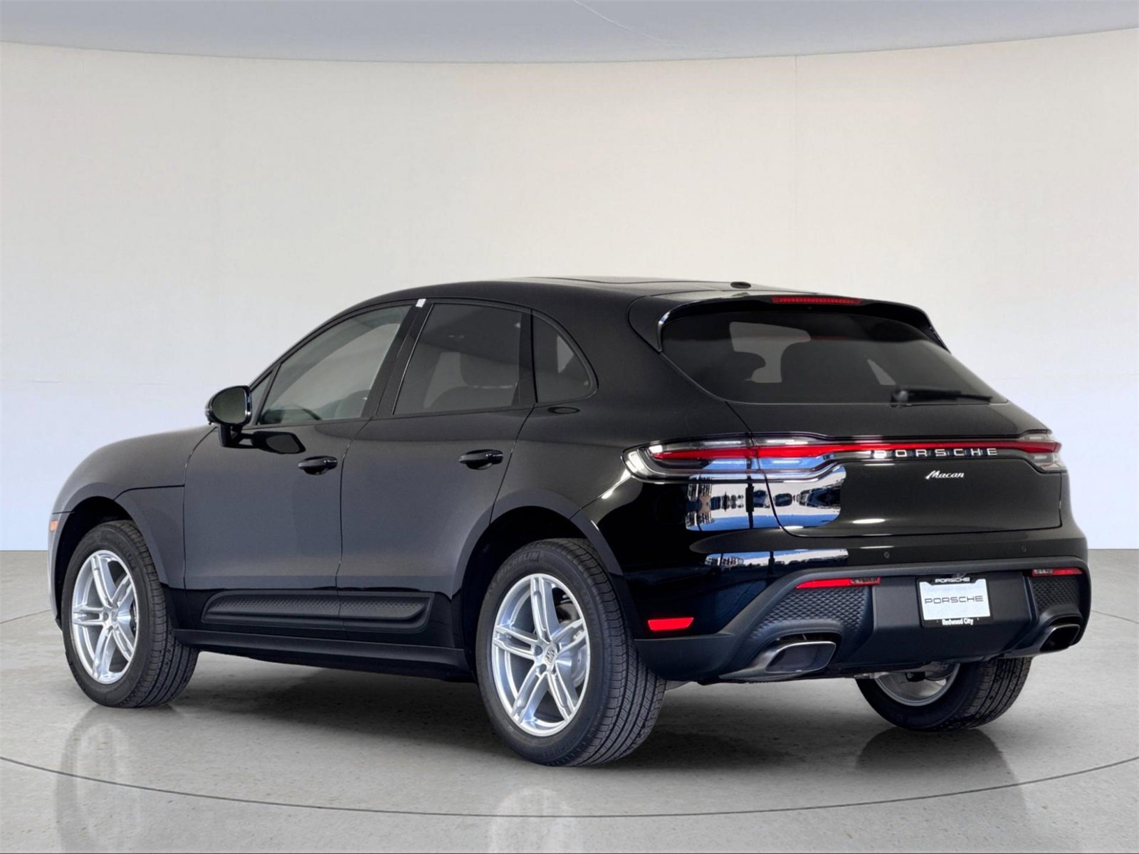 New 2026 Porsche Macan image 3