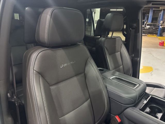 Used 2024 GMC Yukon Denali w/ Denali Reserve Package AWD/4WD image 45
