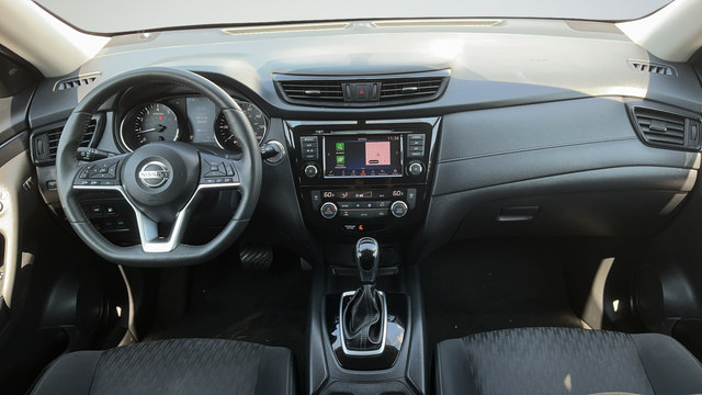 Used 2018 Nissan Rogue SV w/ Premium Package AWD/4WD image 9