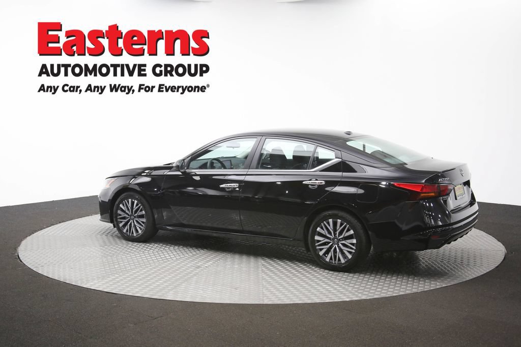 Used 2025 Nissan Altima 2.5 SV FWD image 60