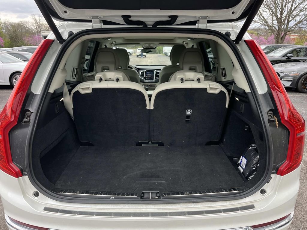 Used 2024 Volvo XC90 T8 Plus w/ Protection Package Premier image 12