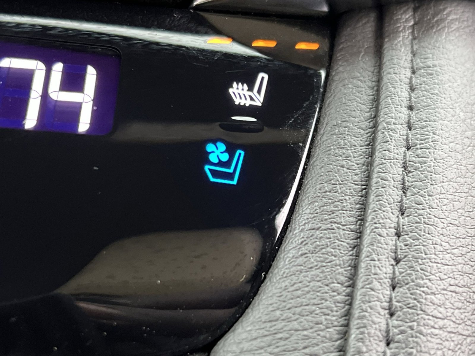 Used 2018 Cadillac XT5 Premium Luxury image 36