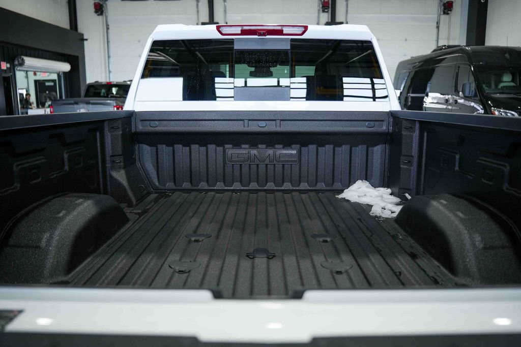 Used 2026 GMC Sierra 2500 AT4 image 12