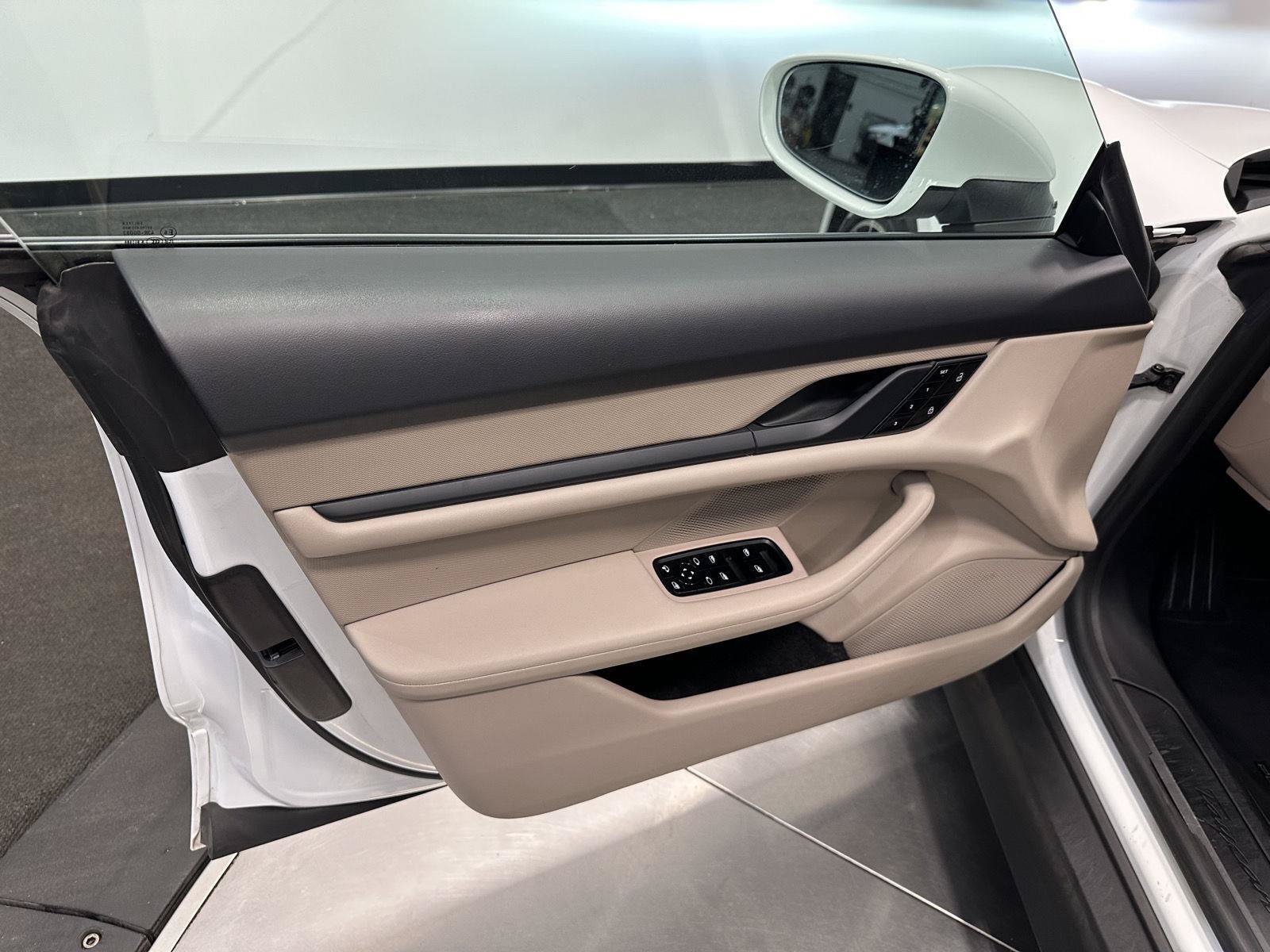 Used 2021 Porsche Taycan RWD image 11
