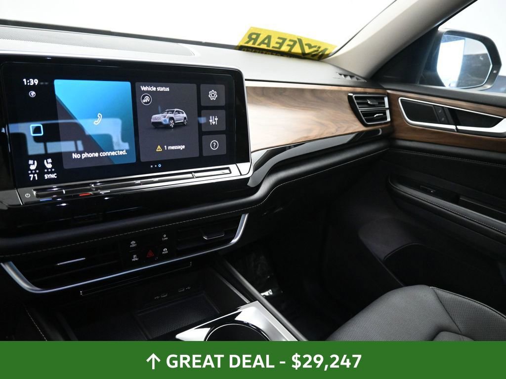 Used 2024 Volkswagen Atlas SE image 25