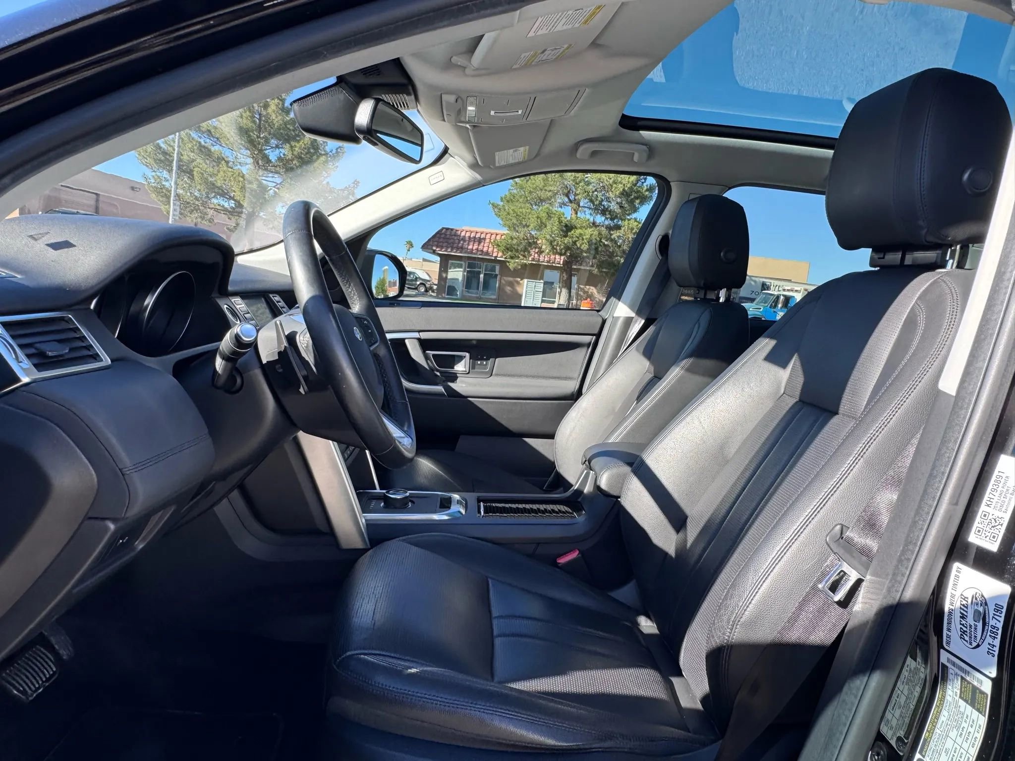 Used 2019 Land Rover Discovery Sport HSE image 12