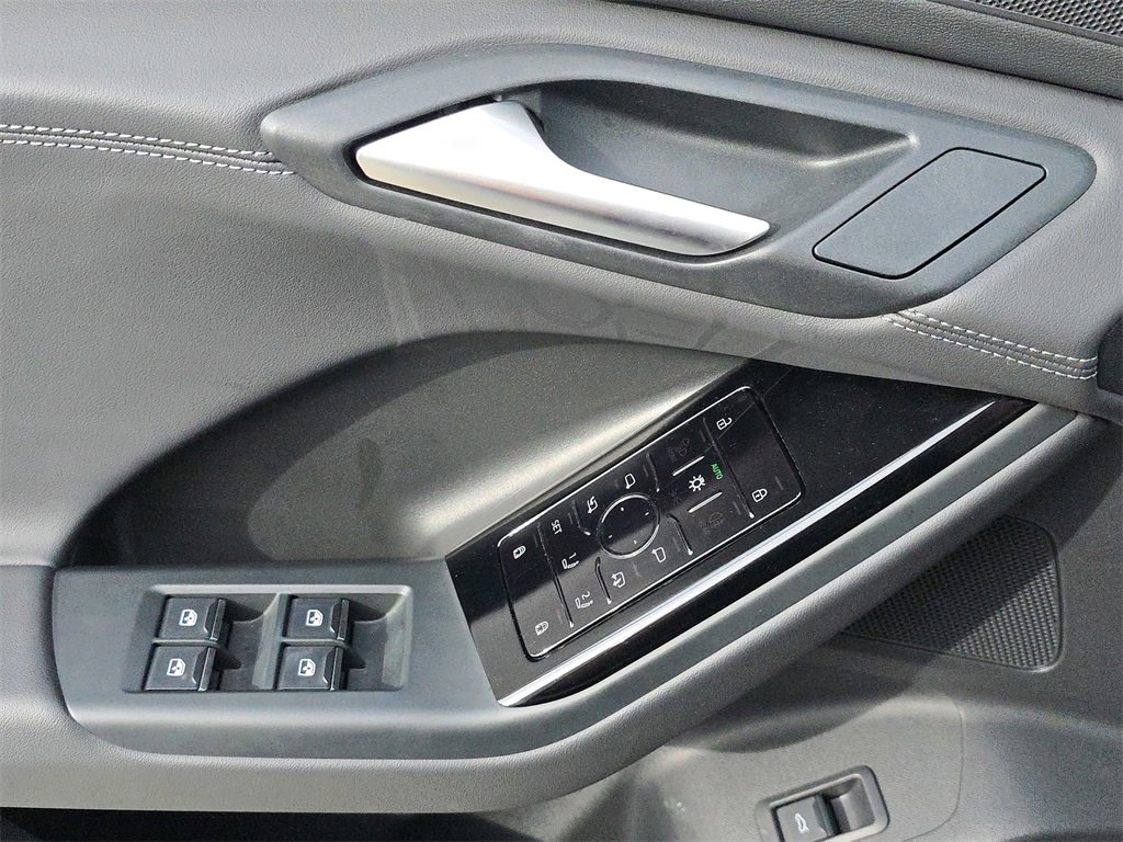 Certified 2025 Audi Q6 e-tron Premium w/ Convenience Package image 19