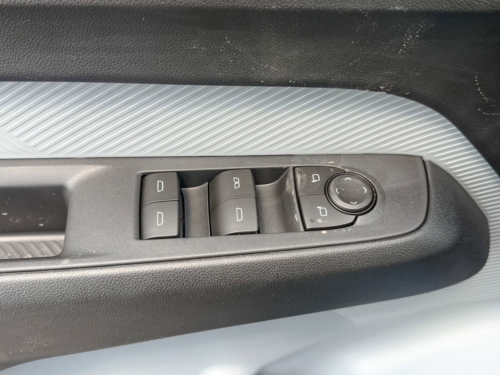 New 2027 Chevrolet Bolt LT w/ LPO, All-Weather Package FWD image 9