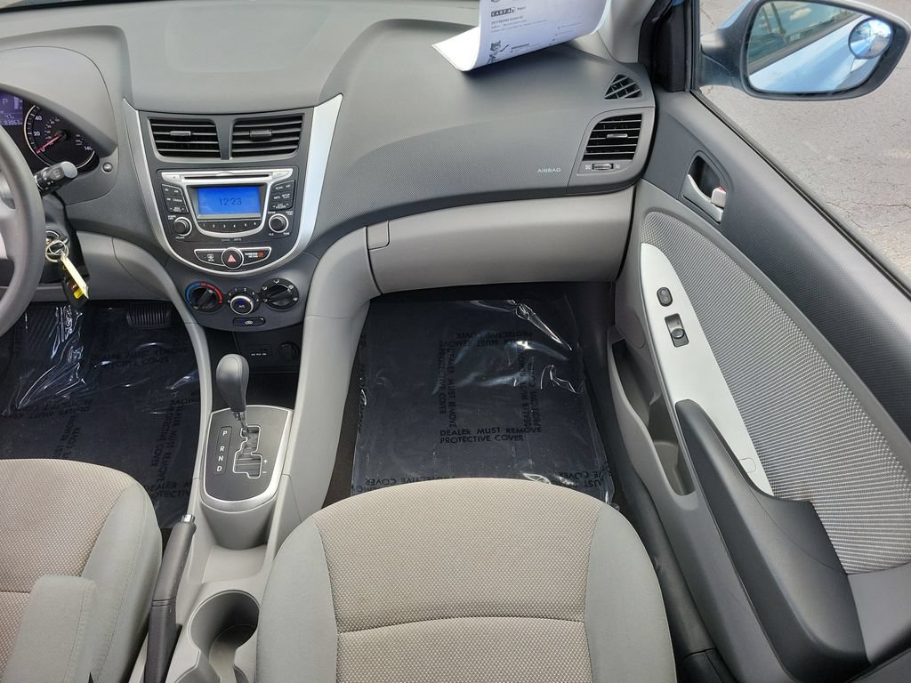 Used 2013 Hyundai Accent GS FWD image 13