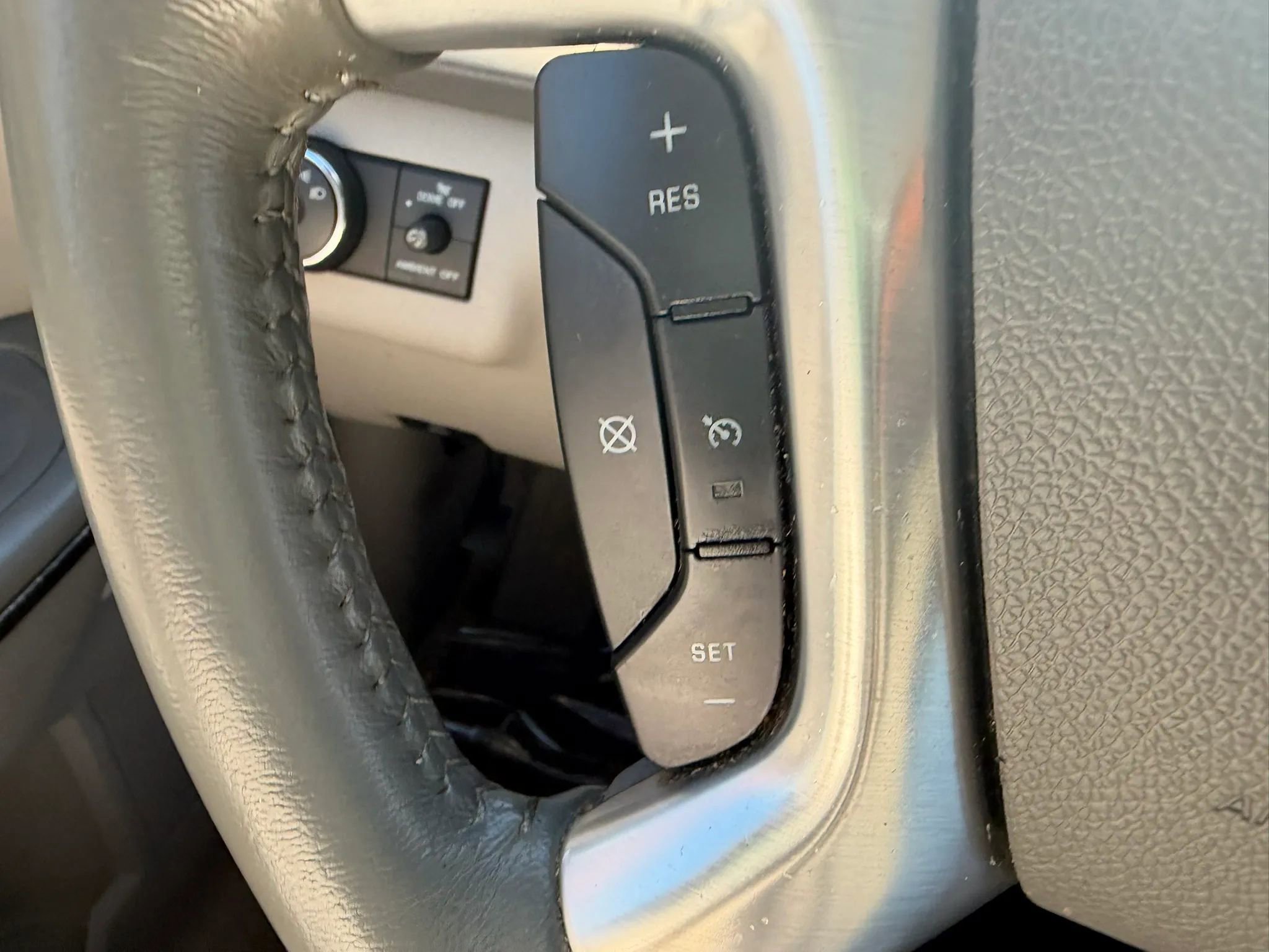 Used 2016 GMC Acadia SLT image 22