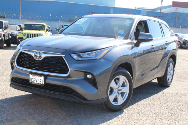 Used 2020 Toyota Highlander LE FWD image 9