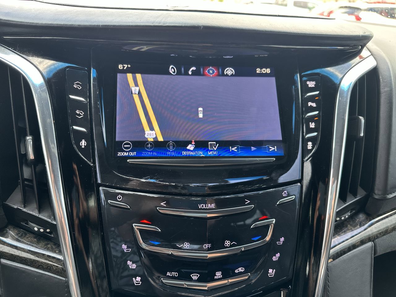 Used 2015 Cadillac Escalade Platinum AWD/4WD image 14