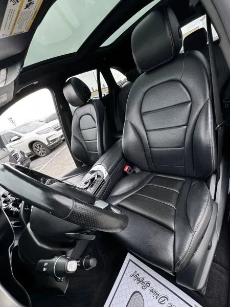 Used 2019 Mercedes-Benz GLC 300 4MATIC image 19