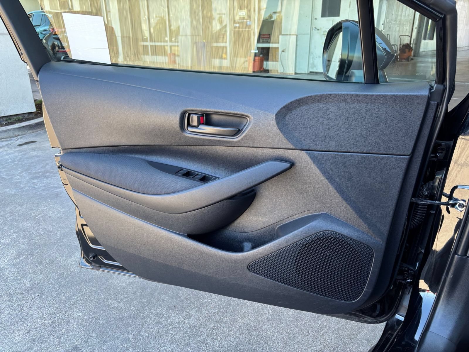 Used 2025 Toyota Corolla LE FWD image 15