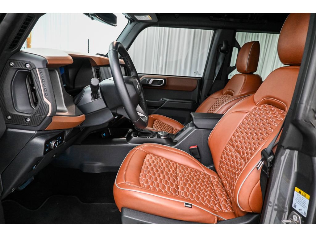 Used 2024 Ford Bronco Outer Banks AWD/4WD image 12