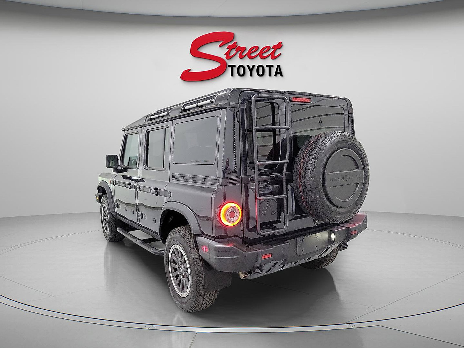 Used 2024 INEOS Grenadier image 2