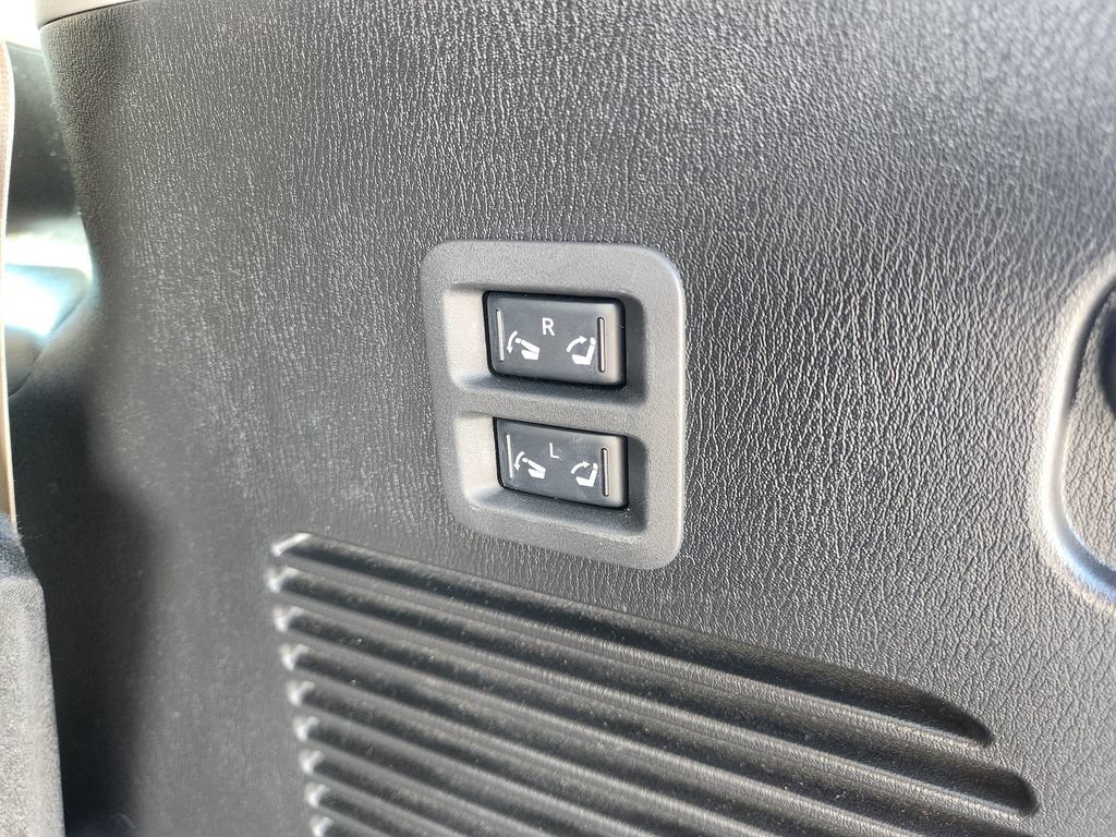Used 2023 Nissan Armada Platinum w/ Captain's Chairs Package AWD/4WD image 18