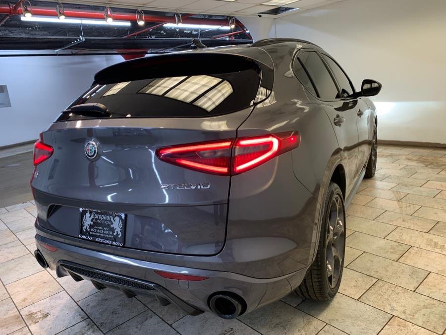 Used 2023 Alfa Romeo Stelvio Veloce AWD/4WD image 6