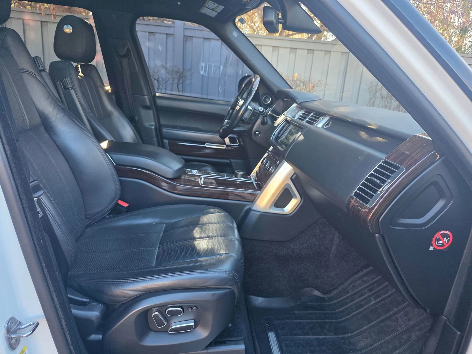 Used 2015 Land Rover Range Rover Long Wheelbase Supercharged image 41