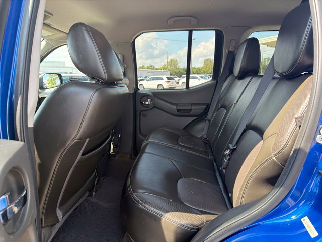 Used 2015 Nissan Xterra PRO-4X w/ Pro-4x Leather Package AWD/4WD image 23