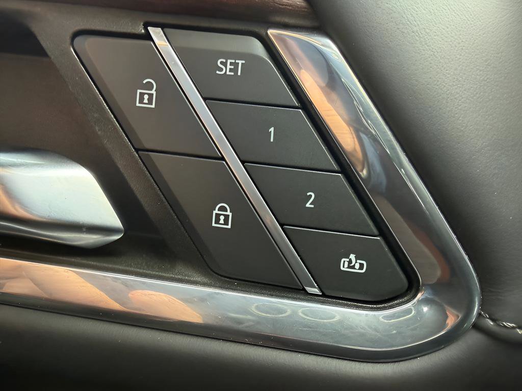 Used 2024 GMC Sierra 3500 Denali Ultimate image 18