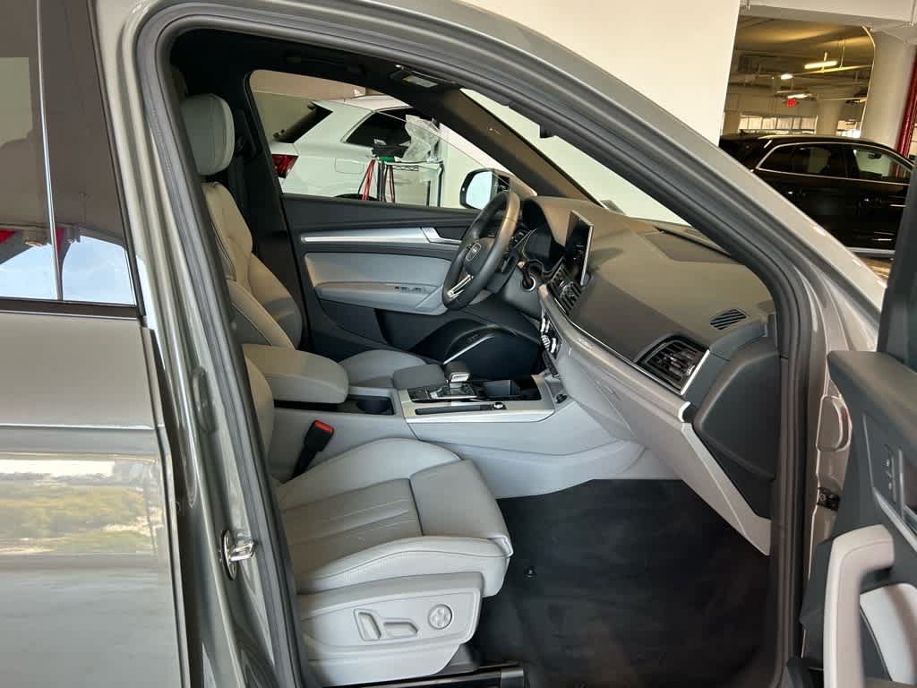 Certified 2025 Audi Q5 2.0T Premium AWD/4WD image 24