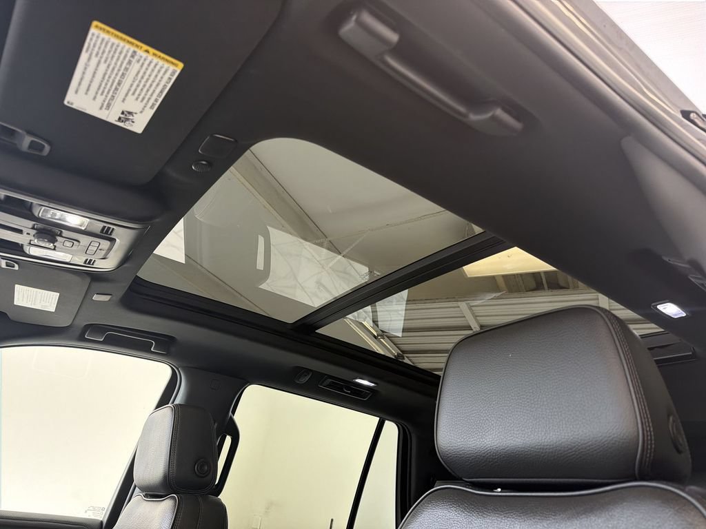 Used 2022 GMC Yukon Denali RWD image 19