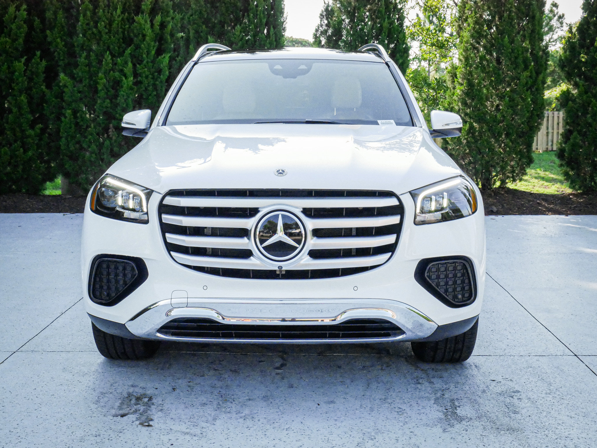 Used 2025 Mercedes-Benz GLS 450 4MATIC image 3