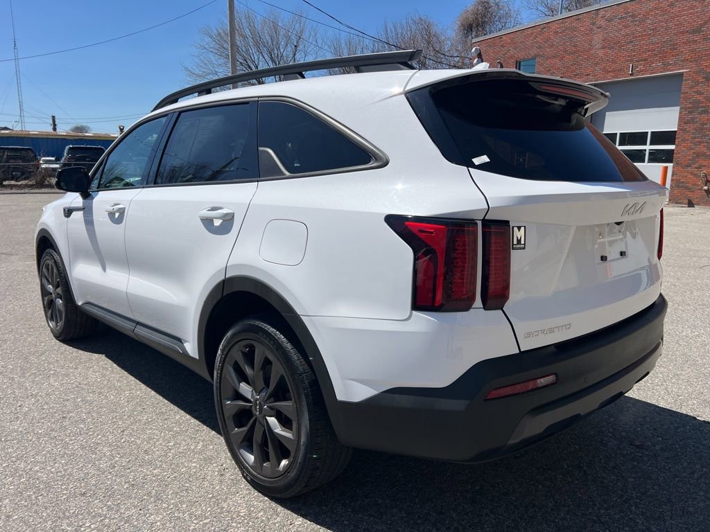 Used 2023 Kia Sorento X-Line EX image 3