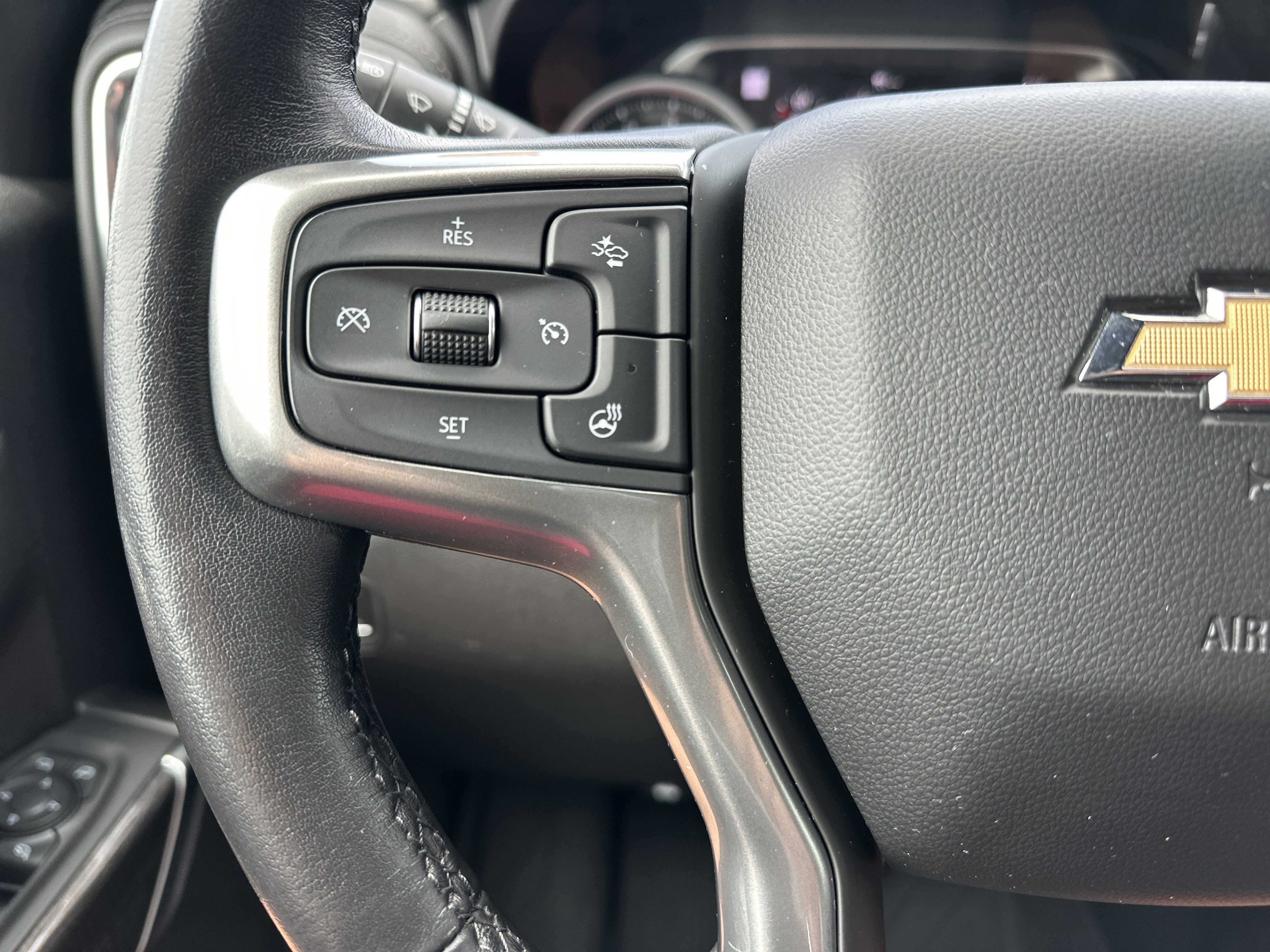 Used 2021 Chevrolet Silverado 1500 LTZ w/ LTZ Premium Package AWD/4WD image 18