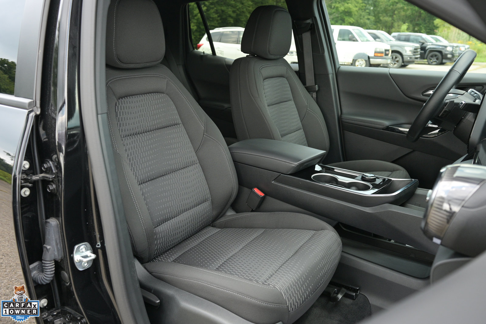 Used 2026 Chevrolet Equinox LT AWD/4WD image 2
