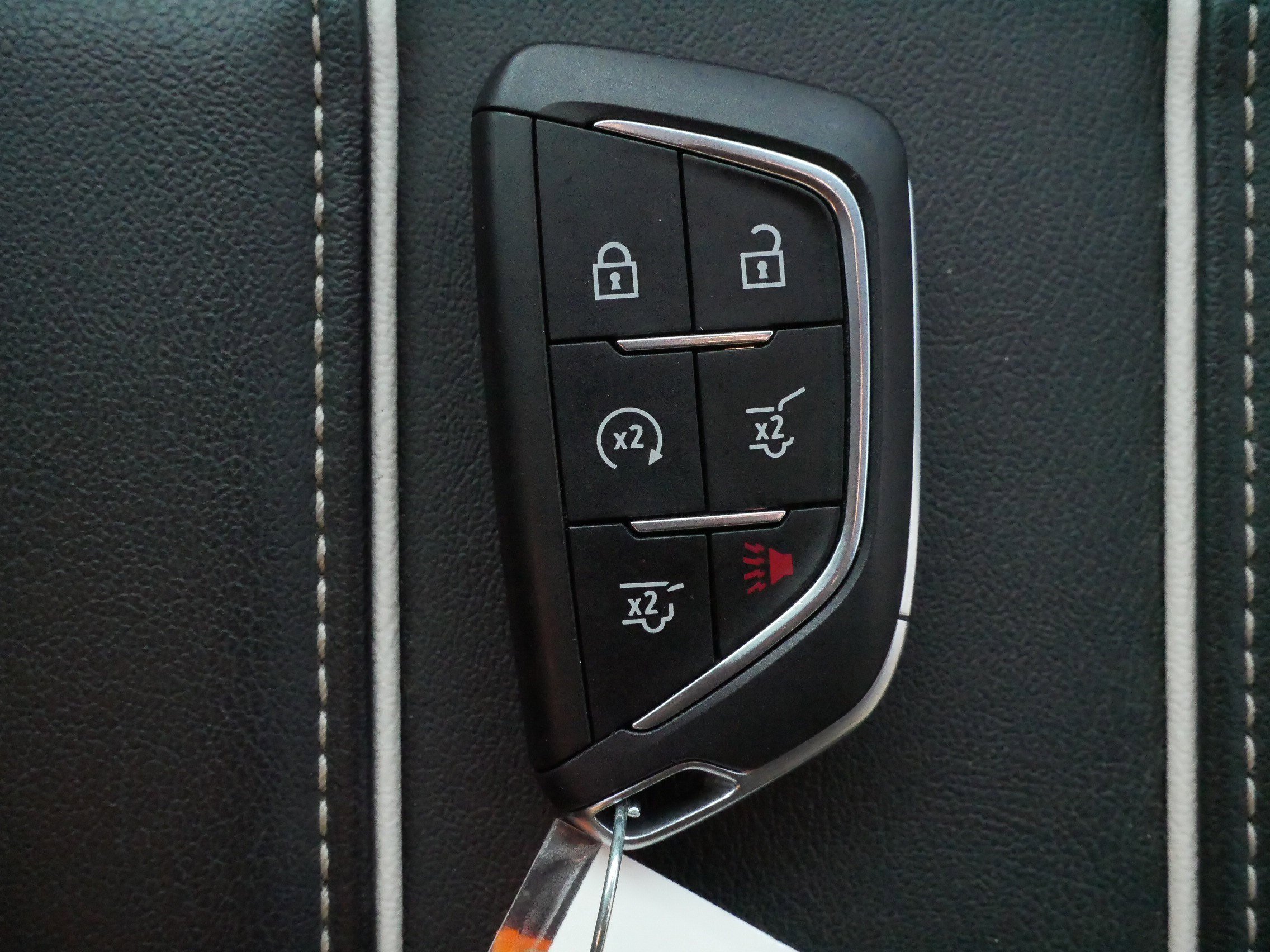 Certified 2025 Cadillac Escalade Luxury w/ LPO, Floor Liner Package image 31