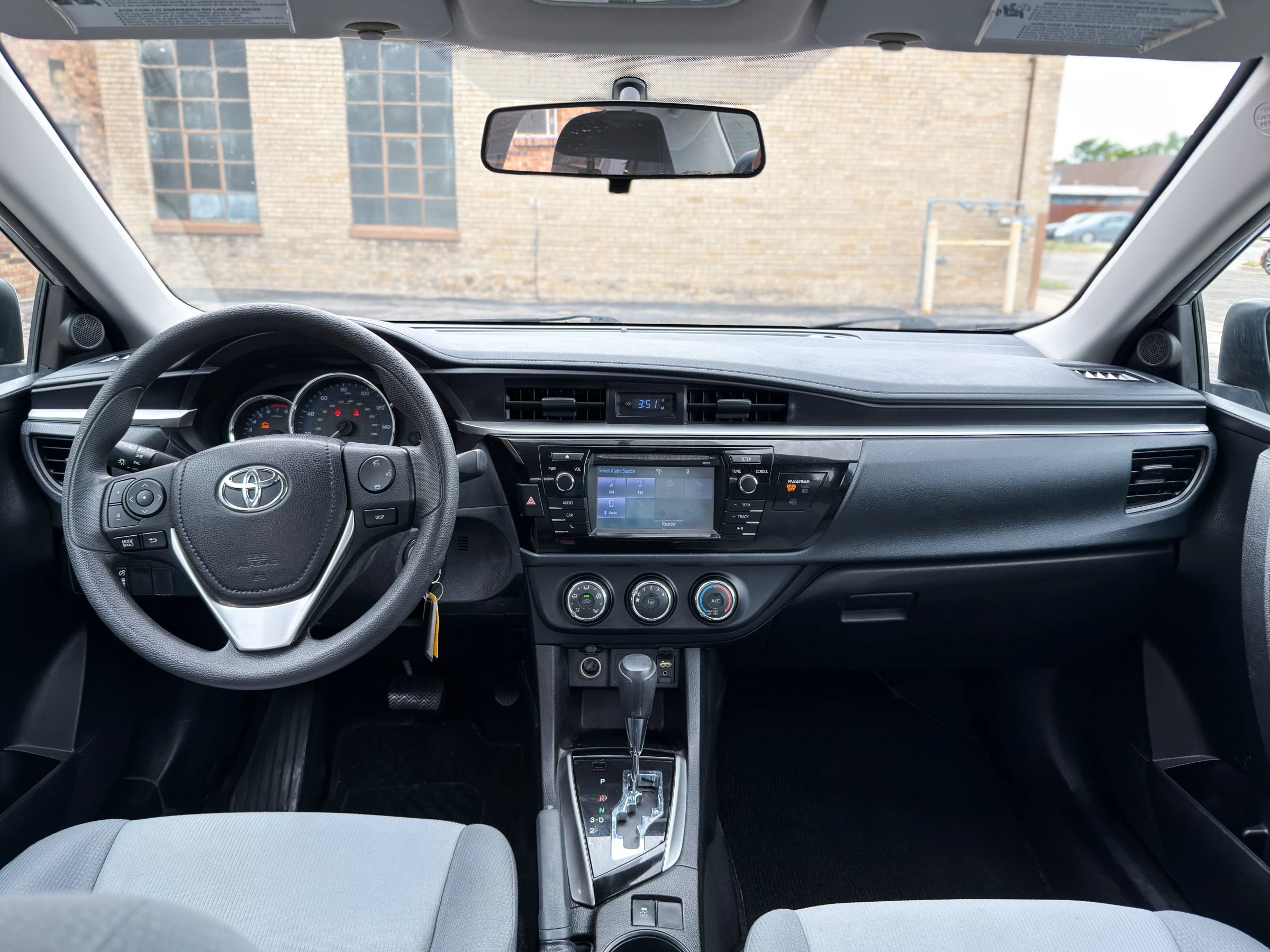 Used 2016 Toyota Corolla L FWD image 10