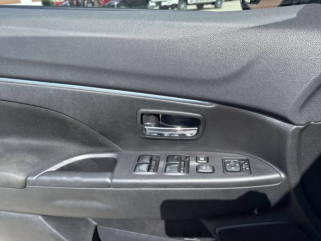 Used 2015 Mitsubishi Outlander Sport SE FWD image 15