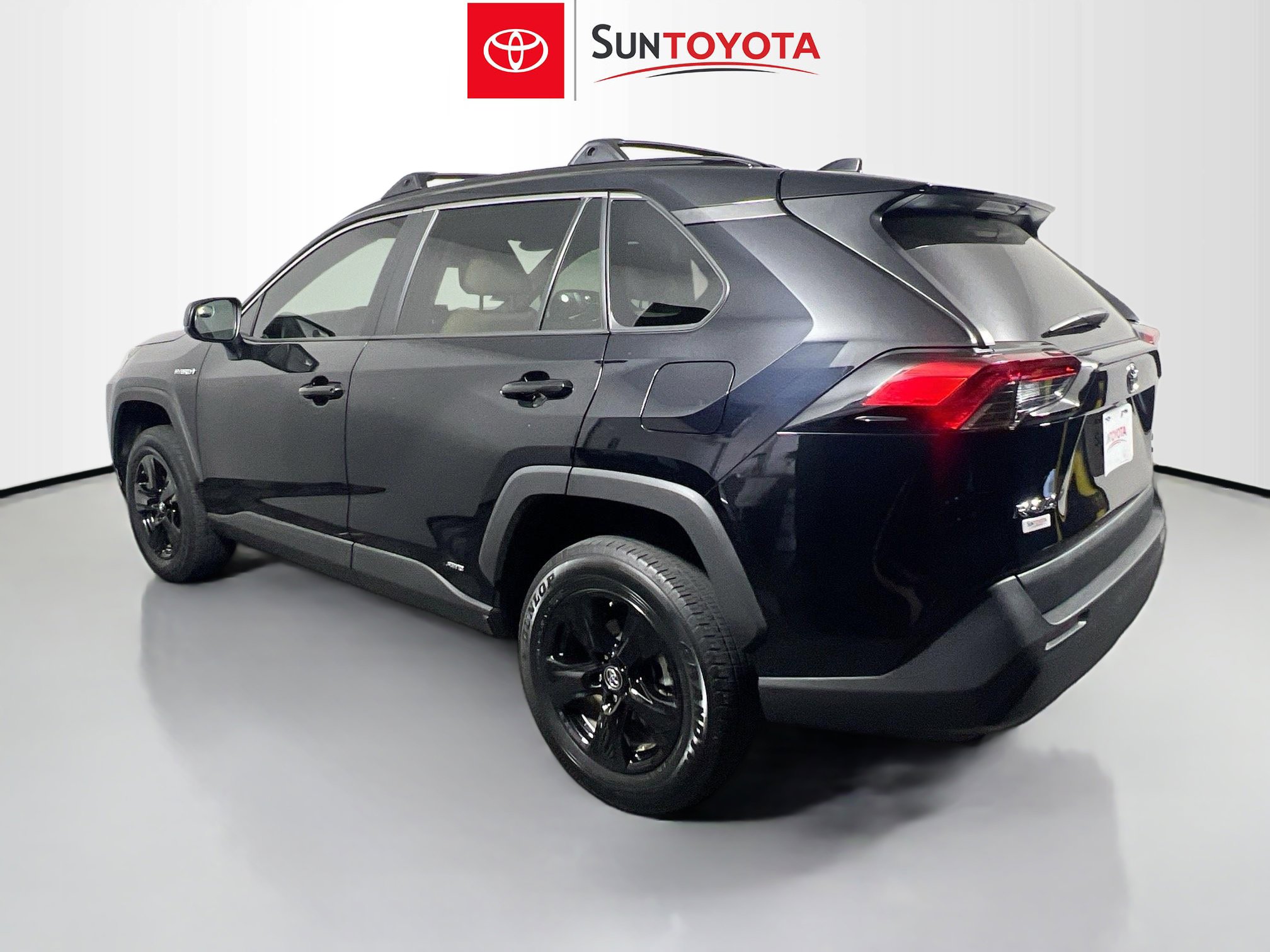 Used 2019 Toyota RAV4 LE image 6