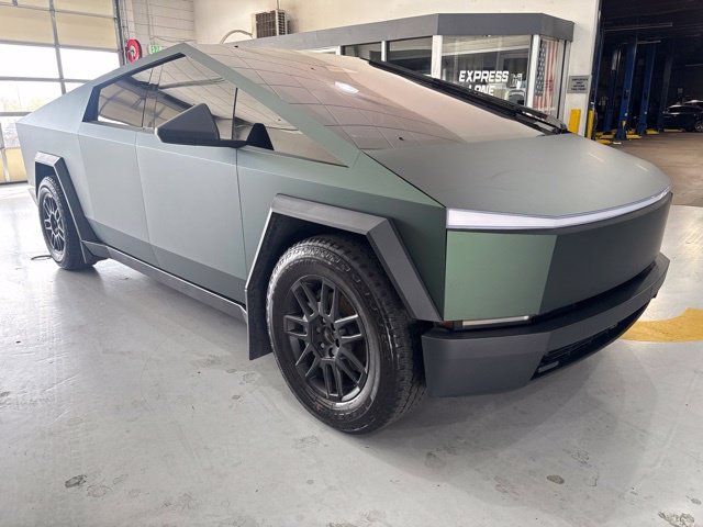 Used 2024 Tesla Cybertruck AWD Crew Cab image 8
