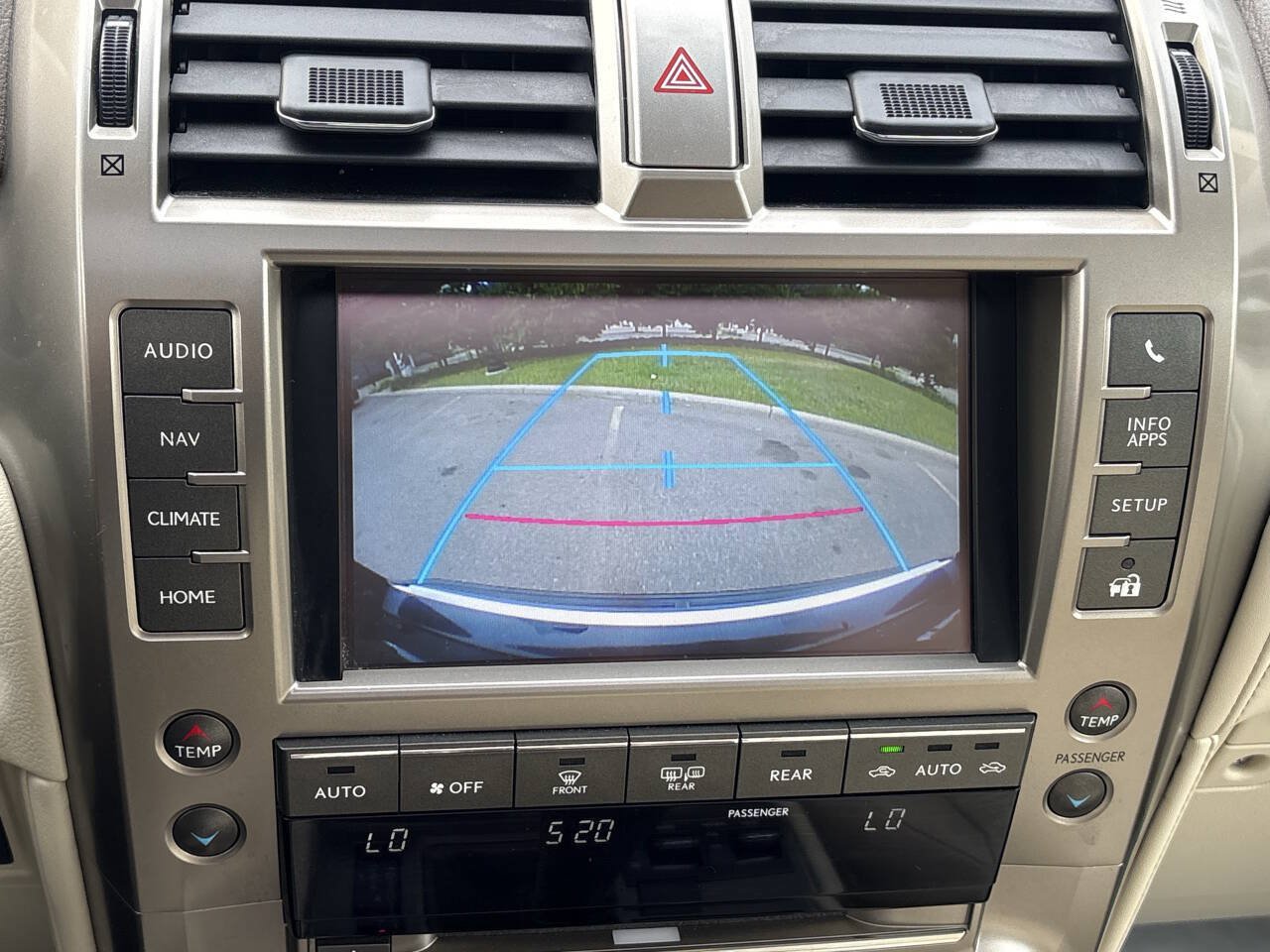 Used 2014 Lexus GX 460 w/ Premium Package AWD/4WD image 18