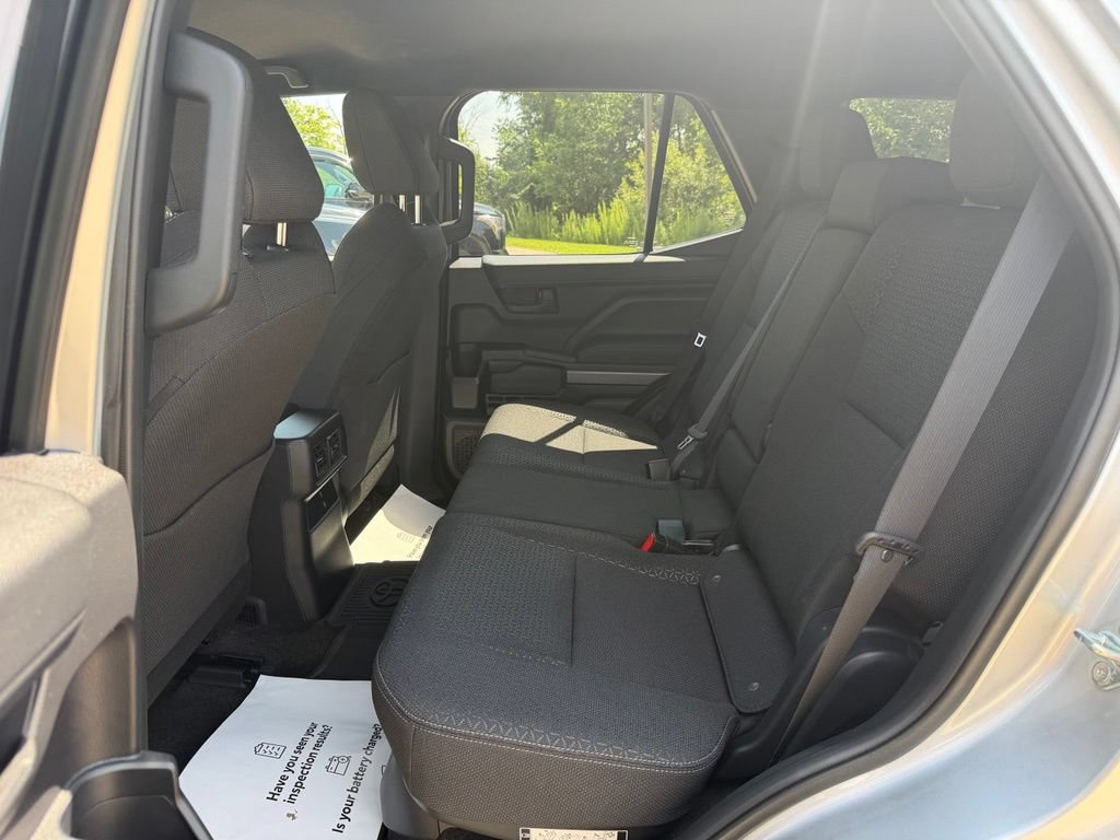 Certified 2025 Toyota 4Runner SR5 AWD/4WD image 25