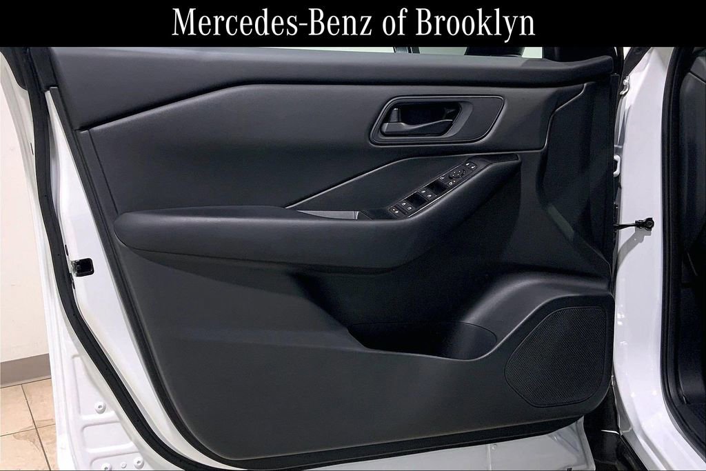 Used 2024 Nissan Rogue S image 20