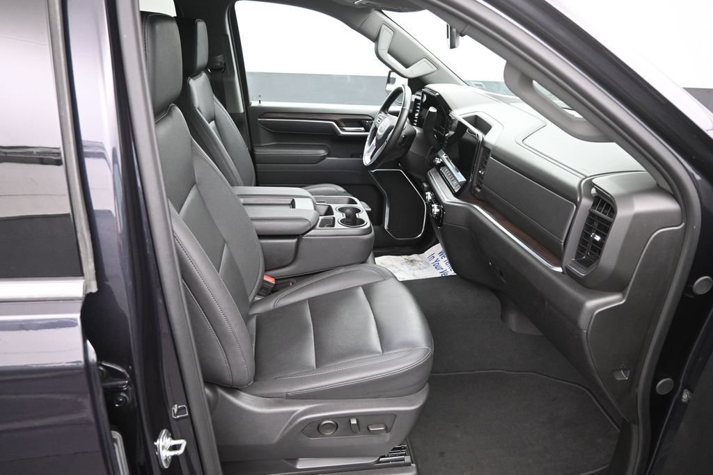 Used 2025 GMC Sierra 1500 SLT AWD/4WD image 11