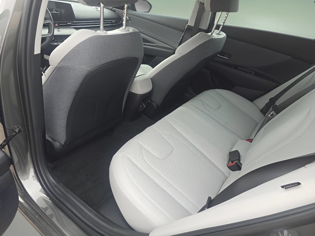New 2026 Hyundai Elantra Limited FWD image 14
