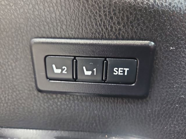 Used 2018 Toyota RAV4 Limited w/ Advanced Technology Package image 23