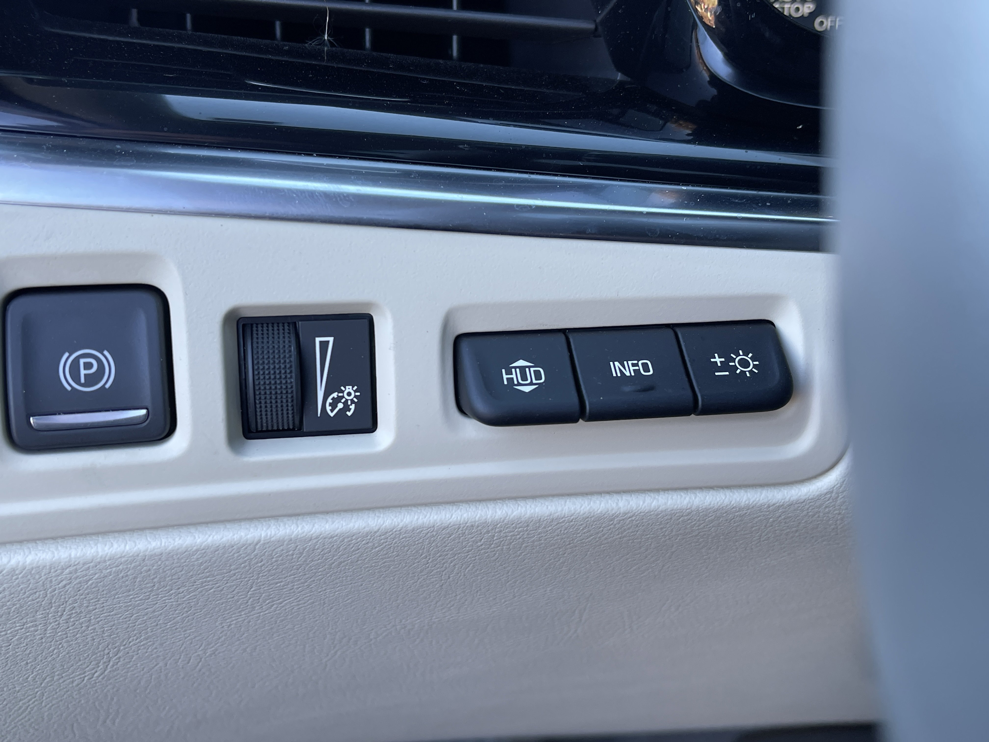 Certified 2023 Cadillac XT6 Premium Luxury w/ Technology Package image 21