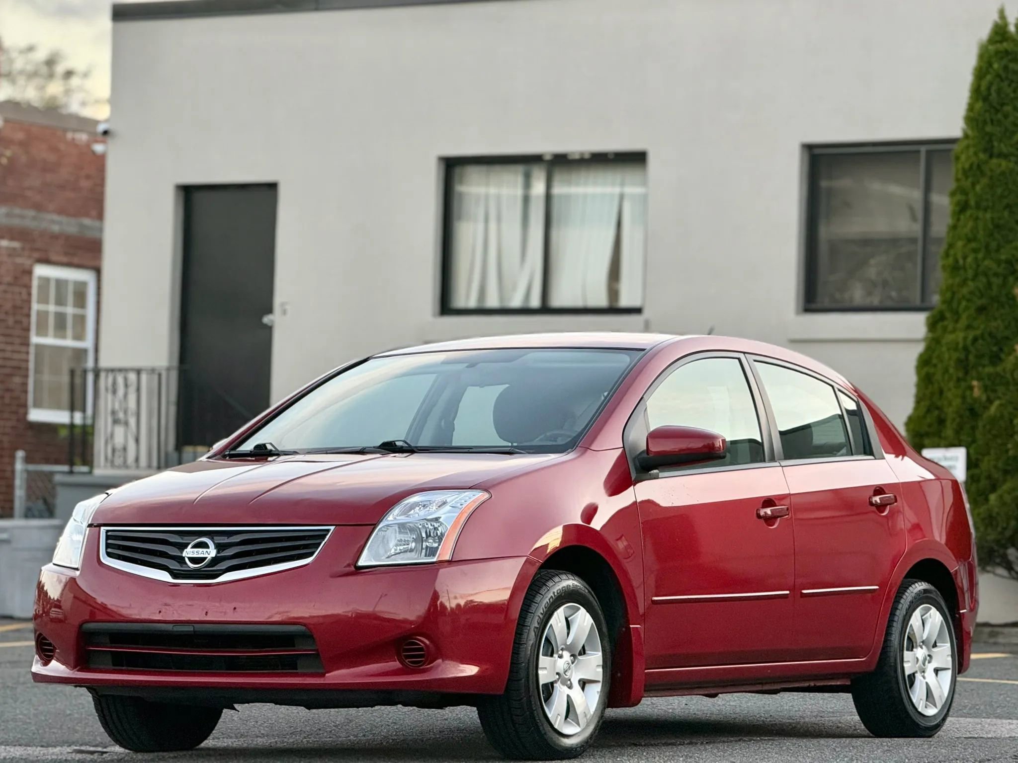 Used 2010 Nissan Sentra 2.0 FWD image 1